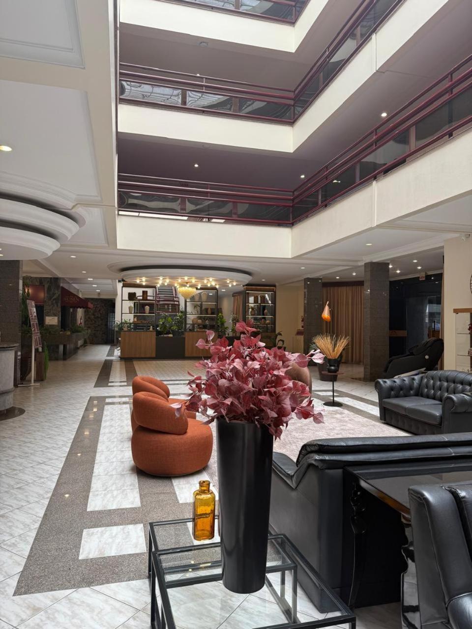 Susin Hotel Mafra Buitenkant foto