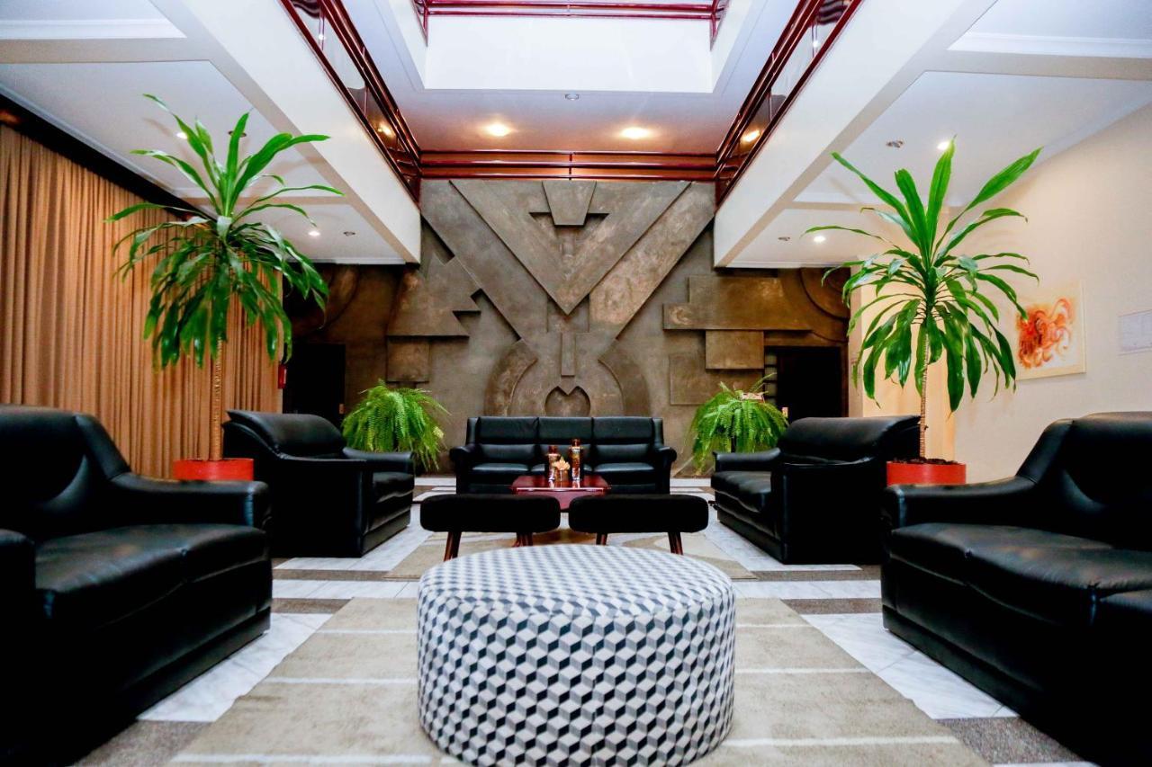 Susin Hotel Mafra Buitenkant foto